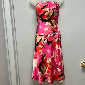 Banana Republic Strapless Silk Floral Dress - NWT 🩷❤️🖤💛
